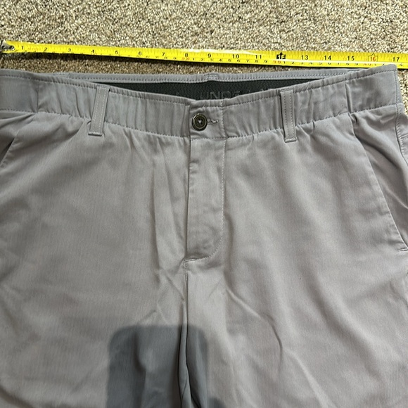 Under Armour Golf Shorts - Picture 2 of 5